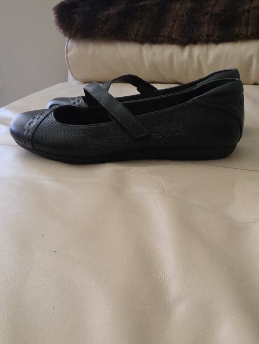 Taos Scamp Leather Mary Jane Flats with Velcro Cross Strap Nwot - Picture 3 of 13